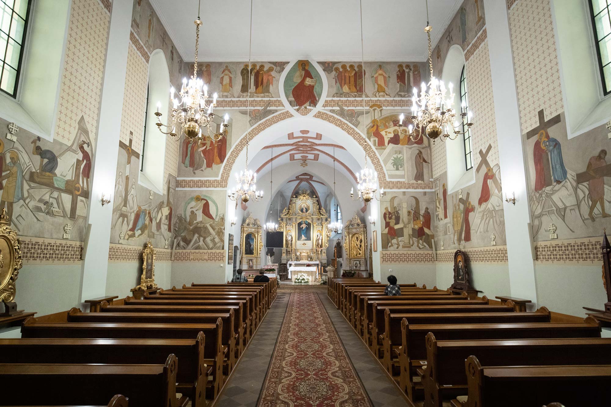 Kościół w Ćmińsku nawa neogotycka