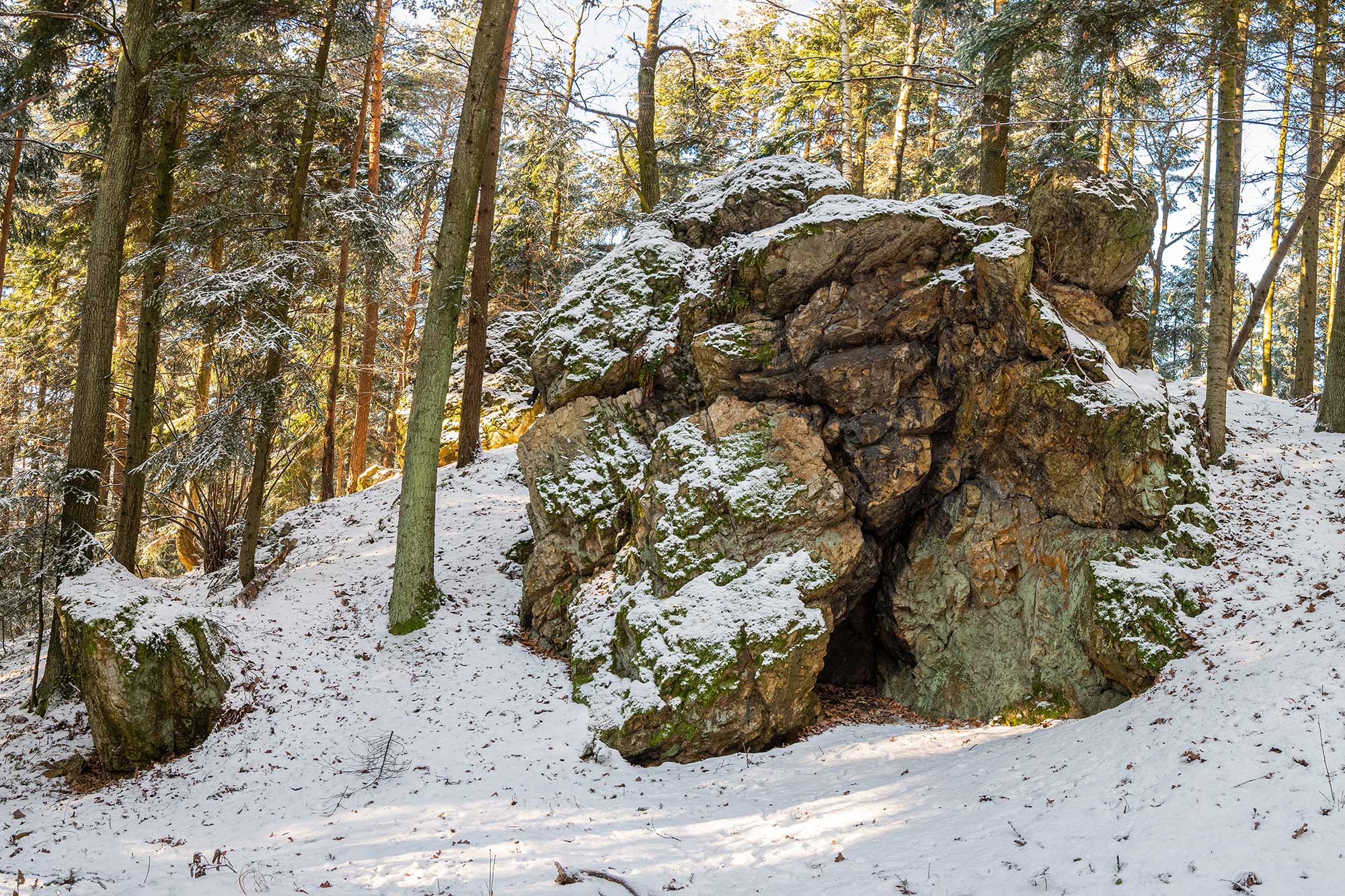 Pomnik przyrody Piekło Miedzianogórskie na Górze Kamień
