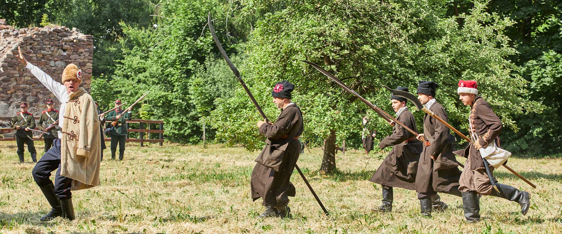 Kapliczka św. Jana Nepomucena Miedziana Góra u podnóża Góry Kaplicznej