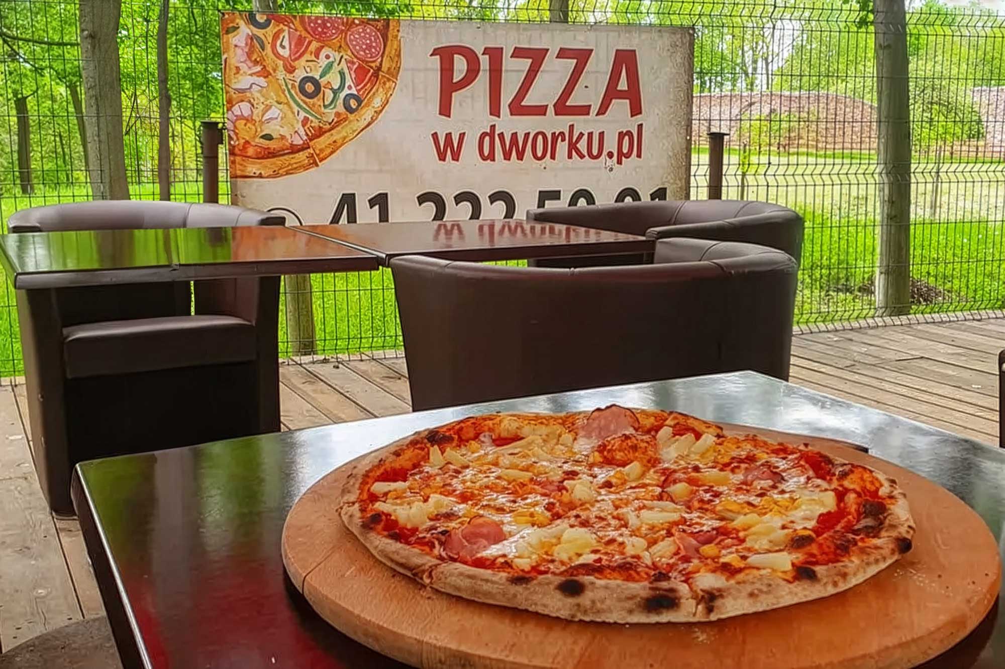 Pizza w Dworku Bobrza